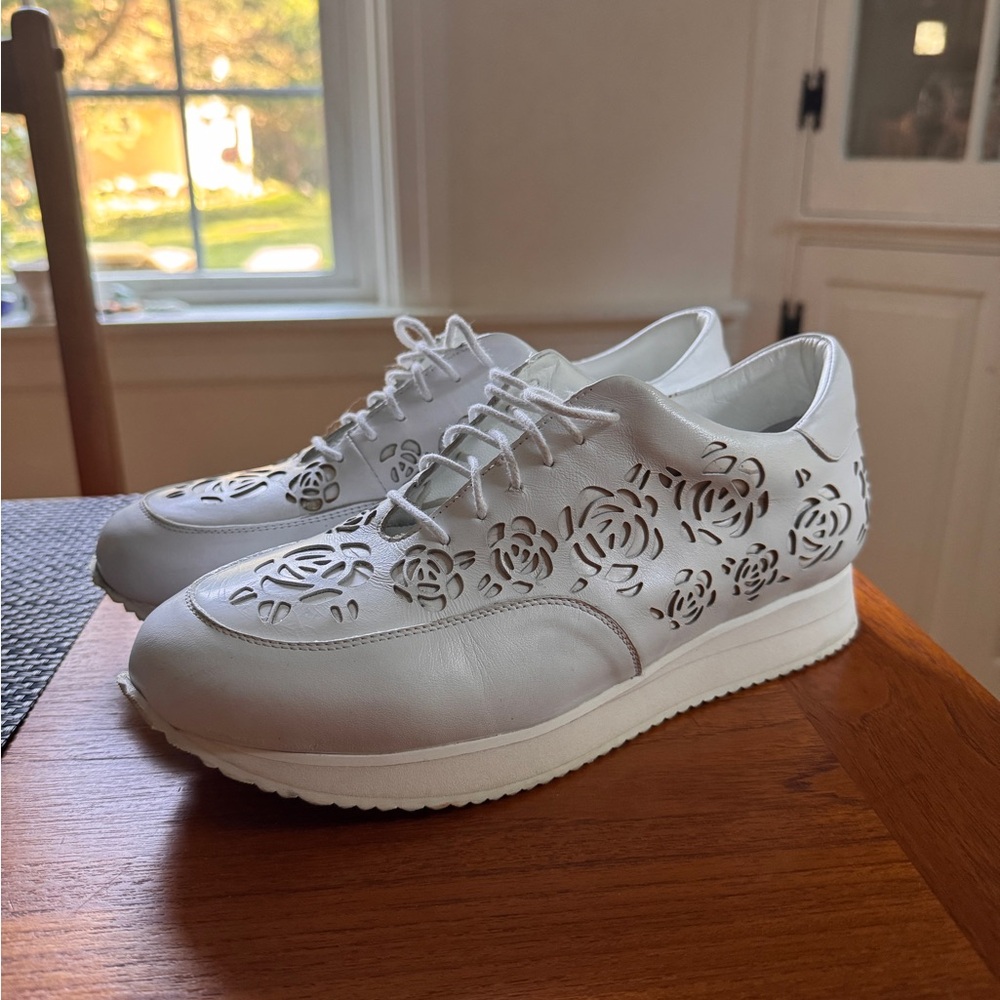 Women's Anne Fontaine White leather lace Floral Sneakers